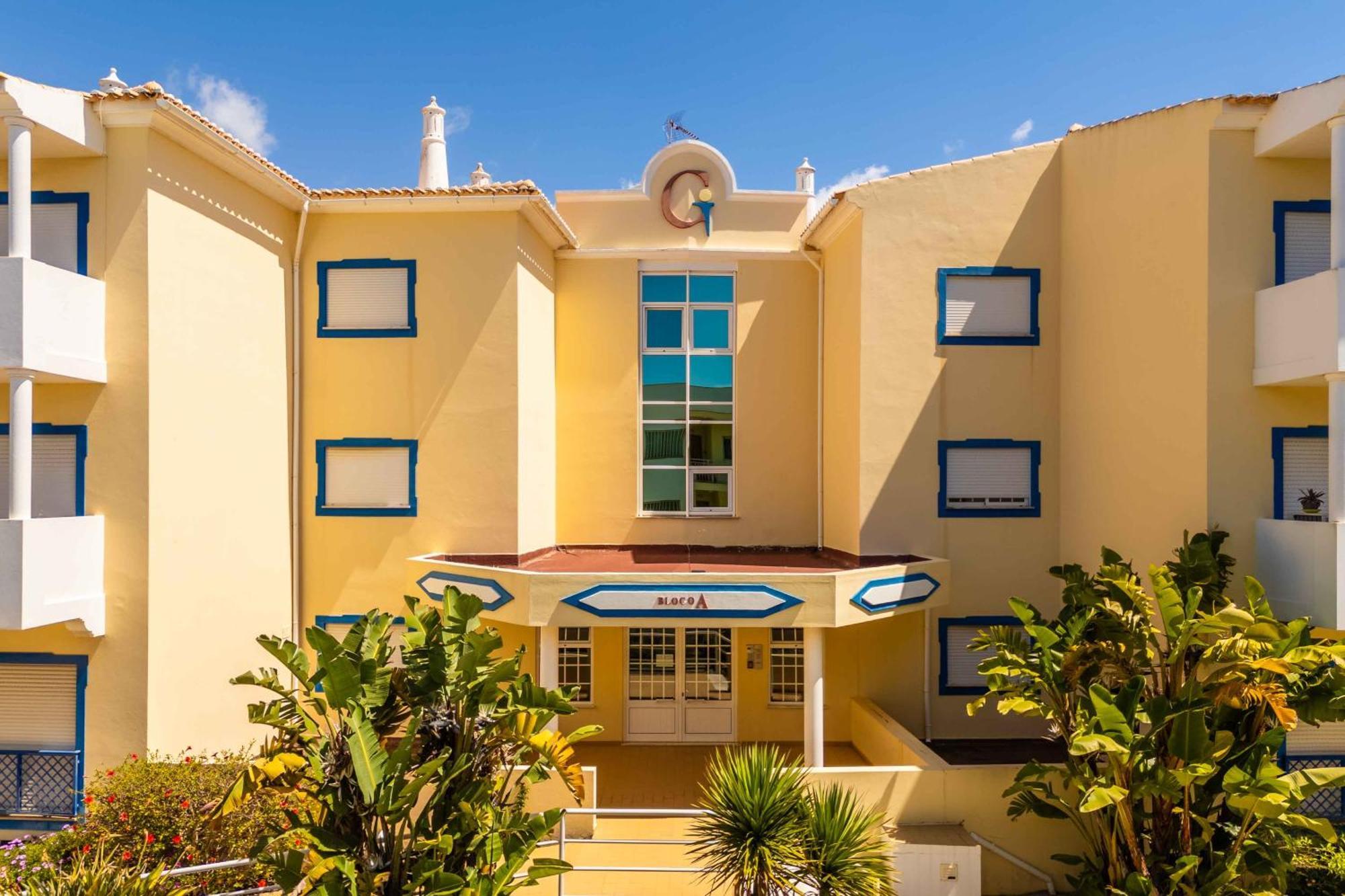 Apartamentos Bosque Sao Jose アルブフェイラ エクステリア 写真